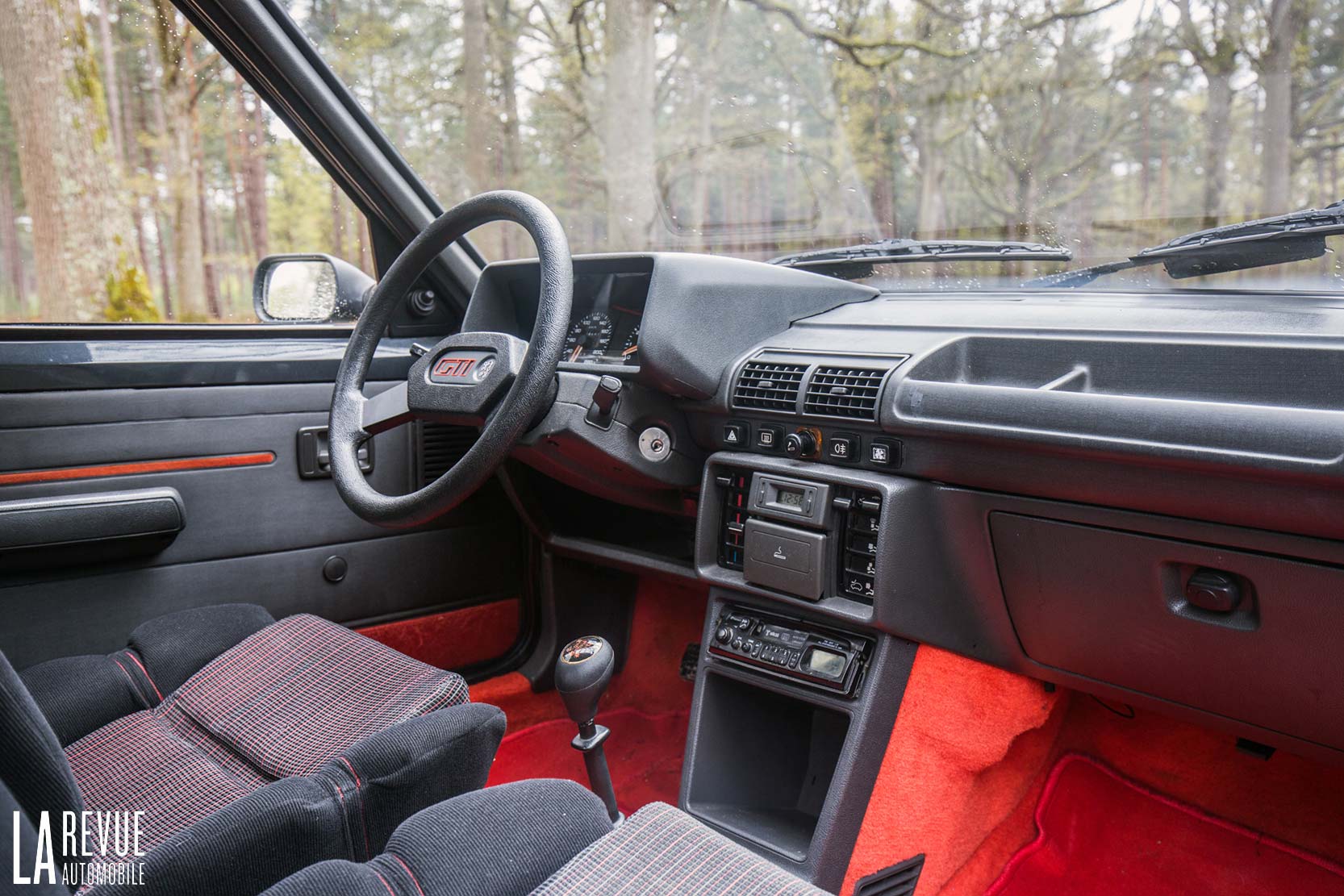 Peugeot 205 gti салон