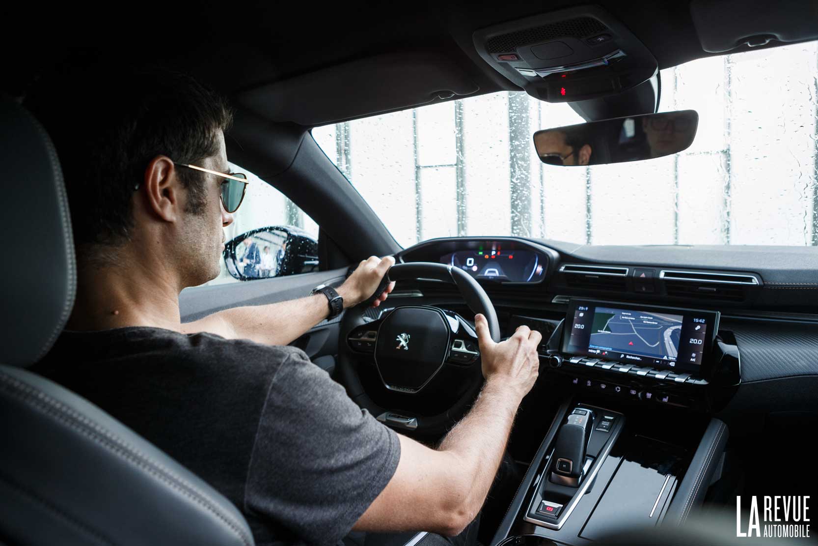 Image principale de l'actu: Nouvelle Peugeot 508 SW : passage dans le cockpit du break