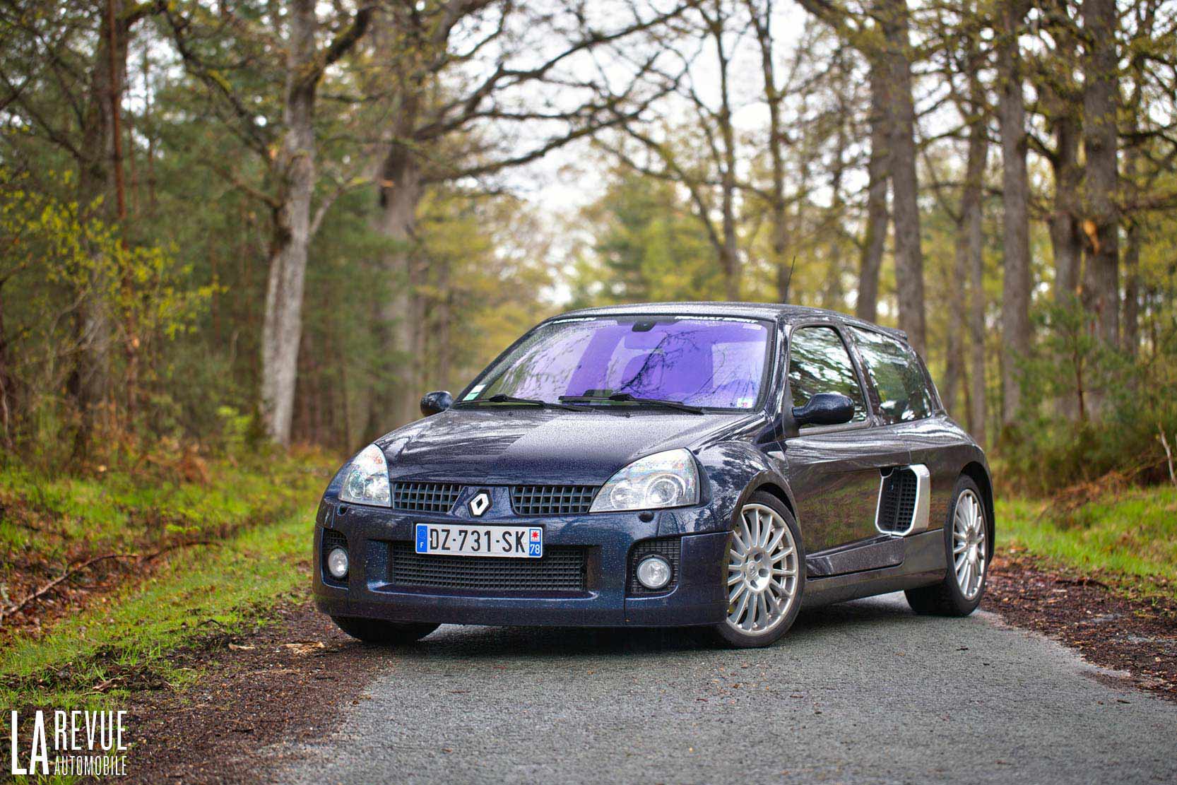 Image principale de l'actu: Essai renault clio v6 le bug de l an 2000 