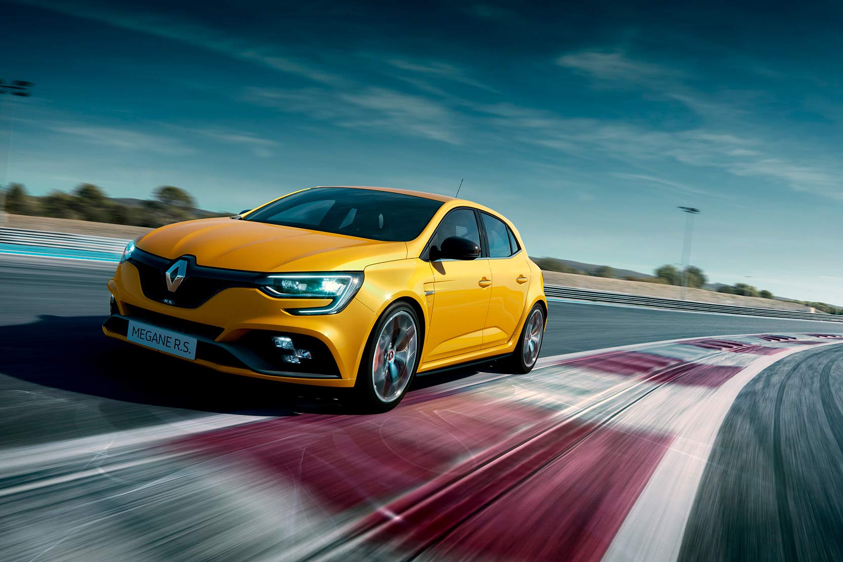 Image principale de l'actu: Renault megane r s trophy l arme ultime du losange 