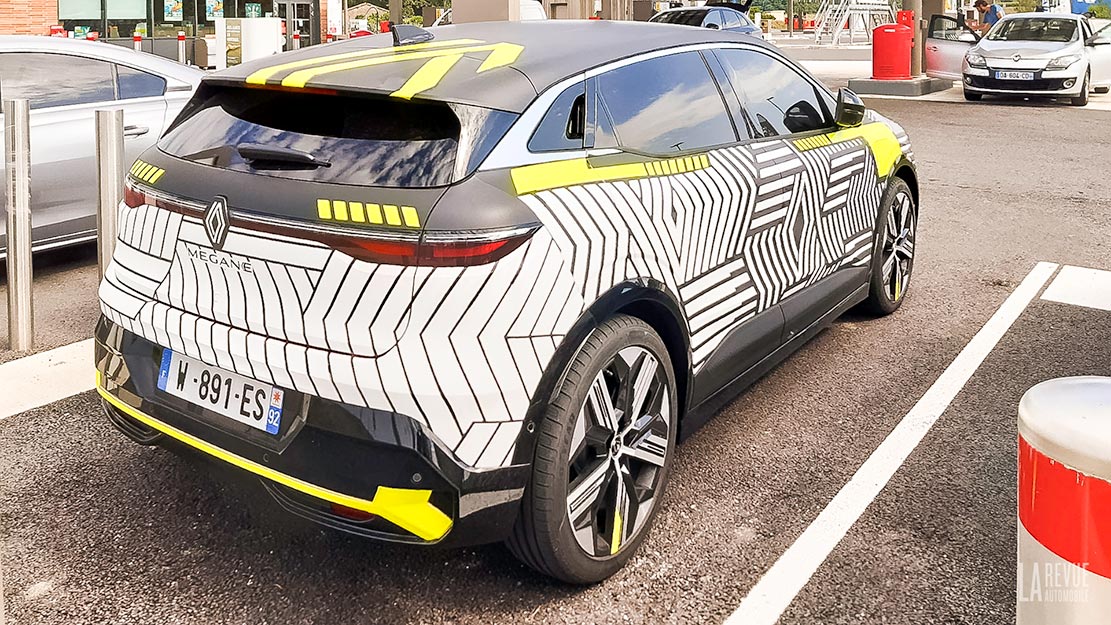 Future Renault Megane E-Tech : 1er aperçu de l’intérieur !
