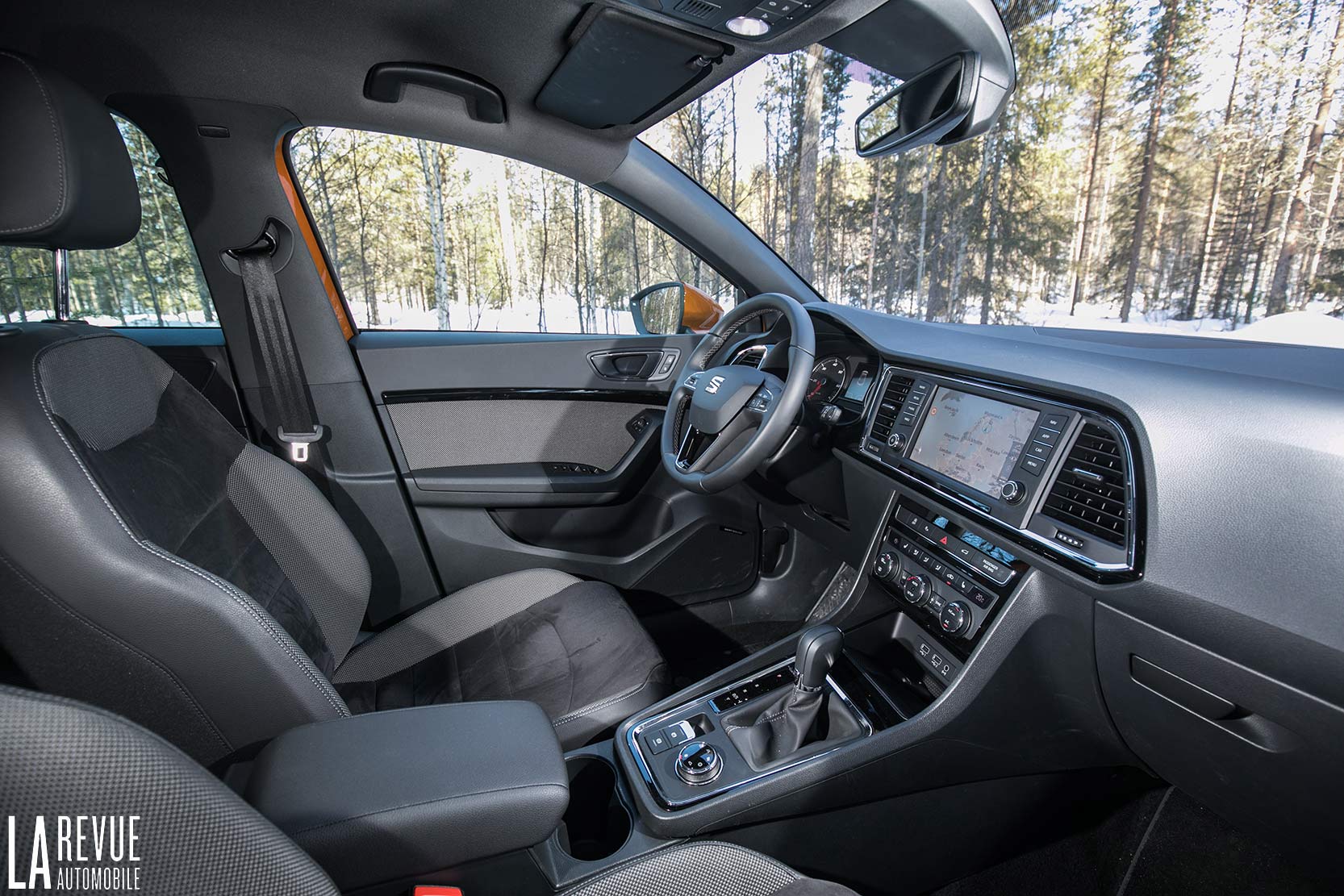 Seat Interieur_Seat-Ateca-Xcellence-4Drive_31 photo HD