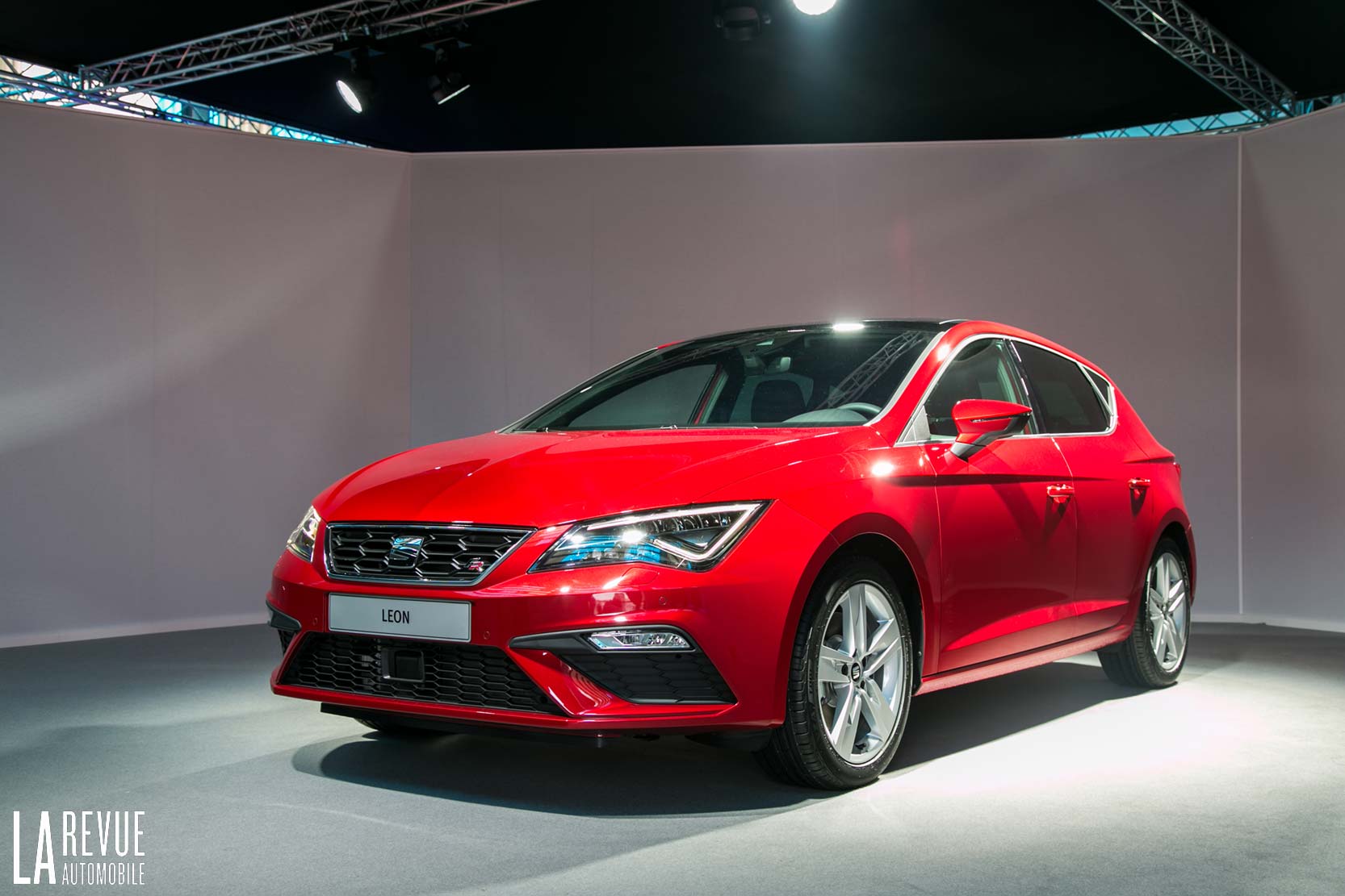 Image principale de l'actu: Nouvelle SEAT Leon : restylage timide