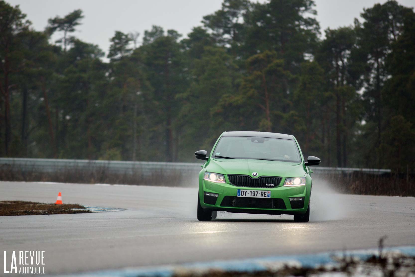 Exterieur_Skoda-Octavia-RS-TDI-4x4_40