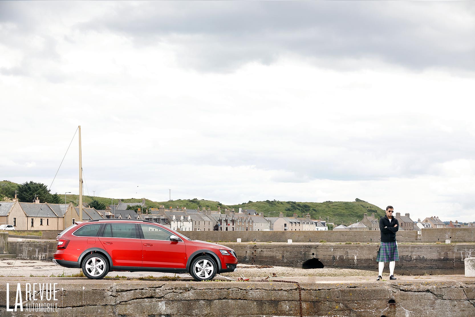 Image principale de l'actu: Essai Skoda Octavia Scout TDI : un scout en jupe