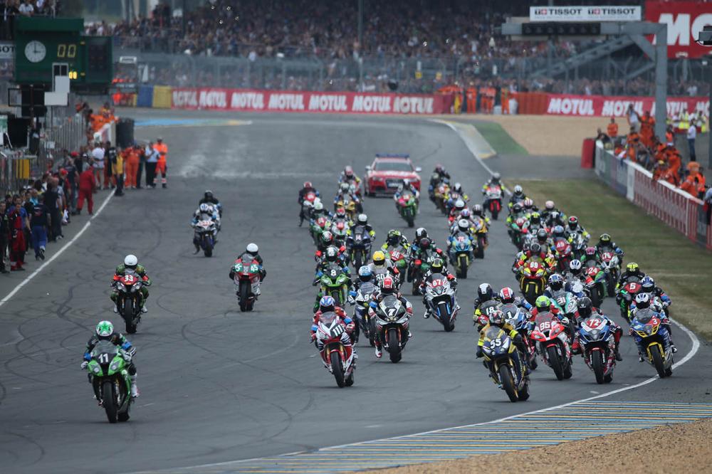 Image principale de l'actu: 24 h du mans moto trois de chute suzuki en tete 