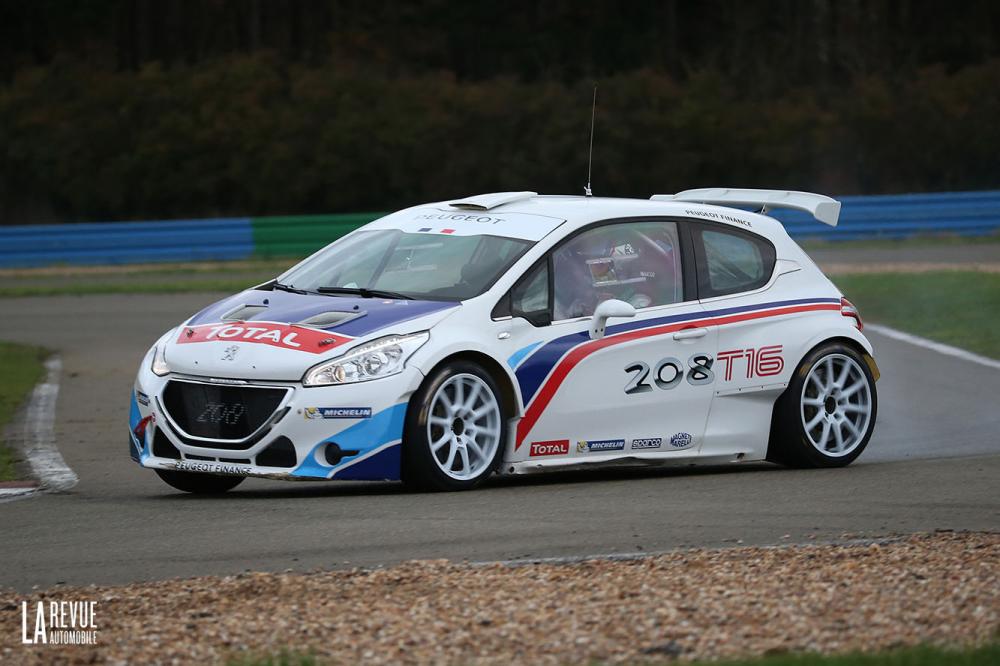 Image principale de l'actu: Video : la Peugeot 208 T16 s'envole vers le sommet de l'Etna