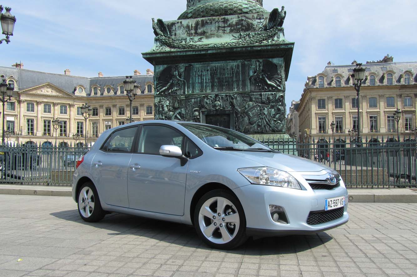 Image principale de l'actu: Images toyota auris hsd dynamique 