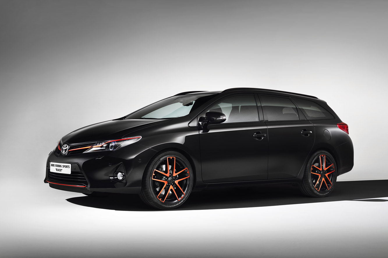 Image principale de l'actu: Toyota auris touring sports laquo black raquo 