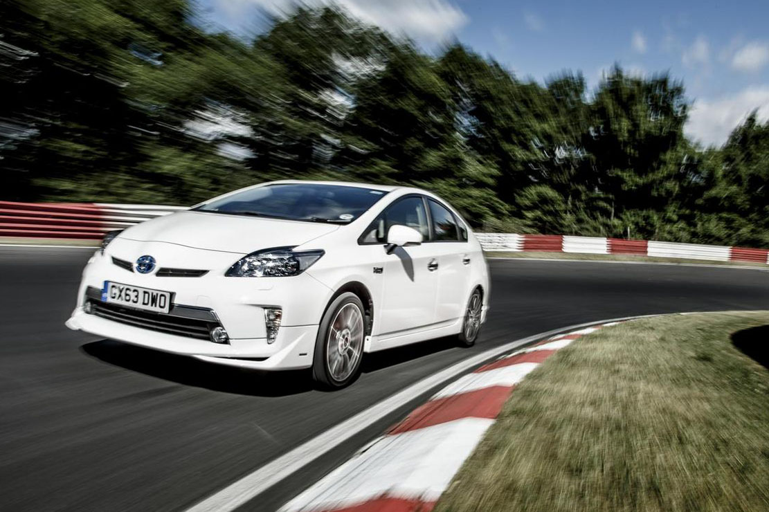 Image principale de l'actu: Une toyota prius plug in trd explose un record sur le nurburgring 