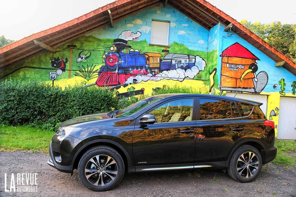 Image principale de l'actu: Toyota rav4 club edition pour feter les 20 ans en famille 