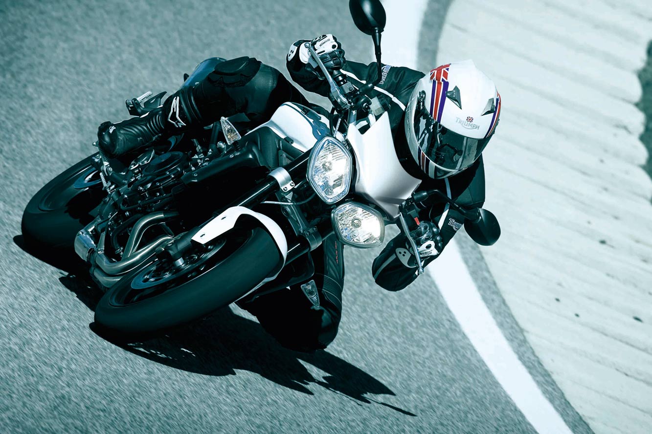 Image principale de l'actu: Essai nouvelle Triumph Street Triple 675R