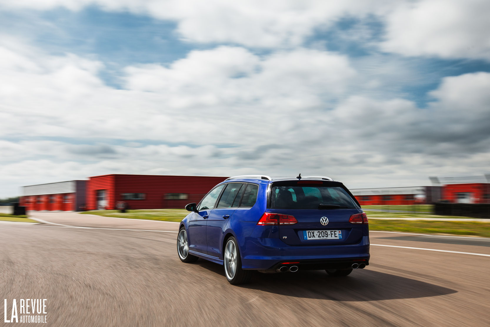 Image principale de l'actu: Essai volkswagen golf r le break de papa presse 