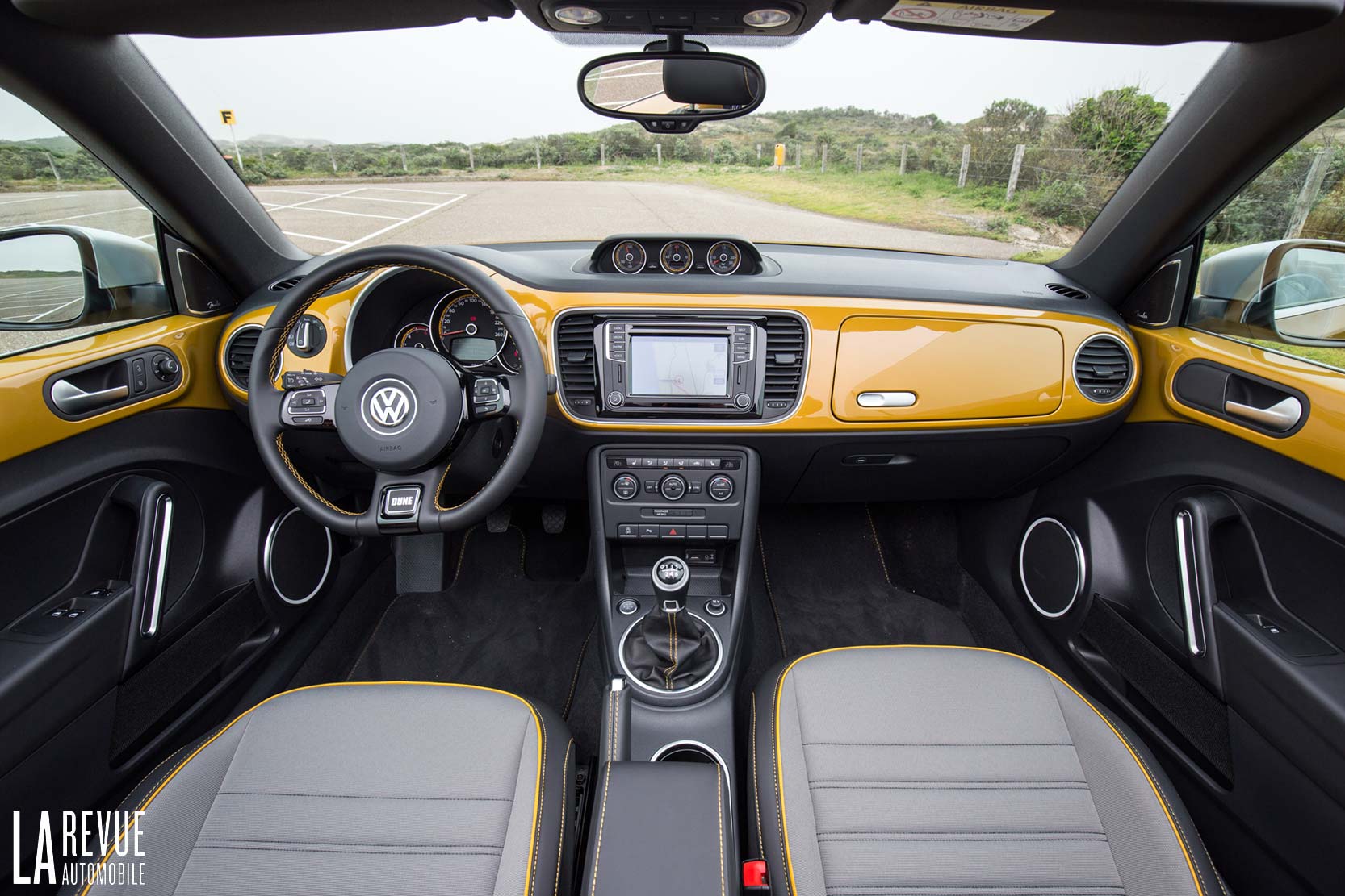 Volkswagen Interieur_VolkswagenNewBeetleDune_13 photo en Haute