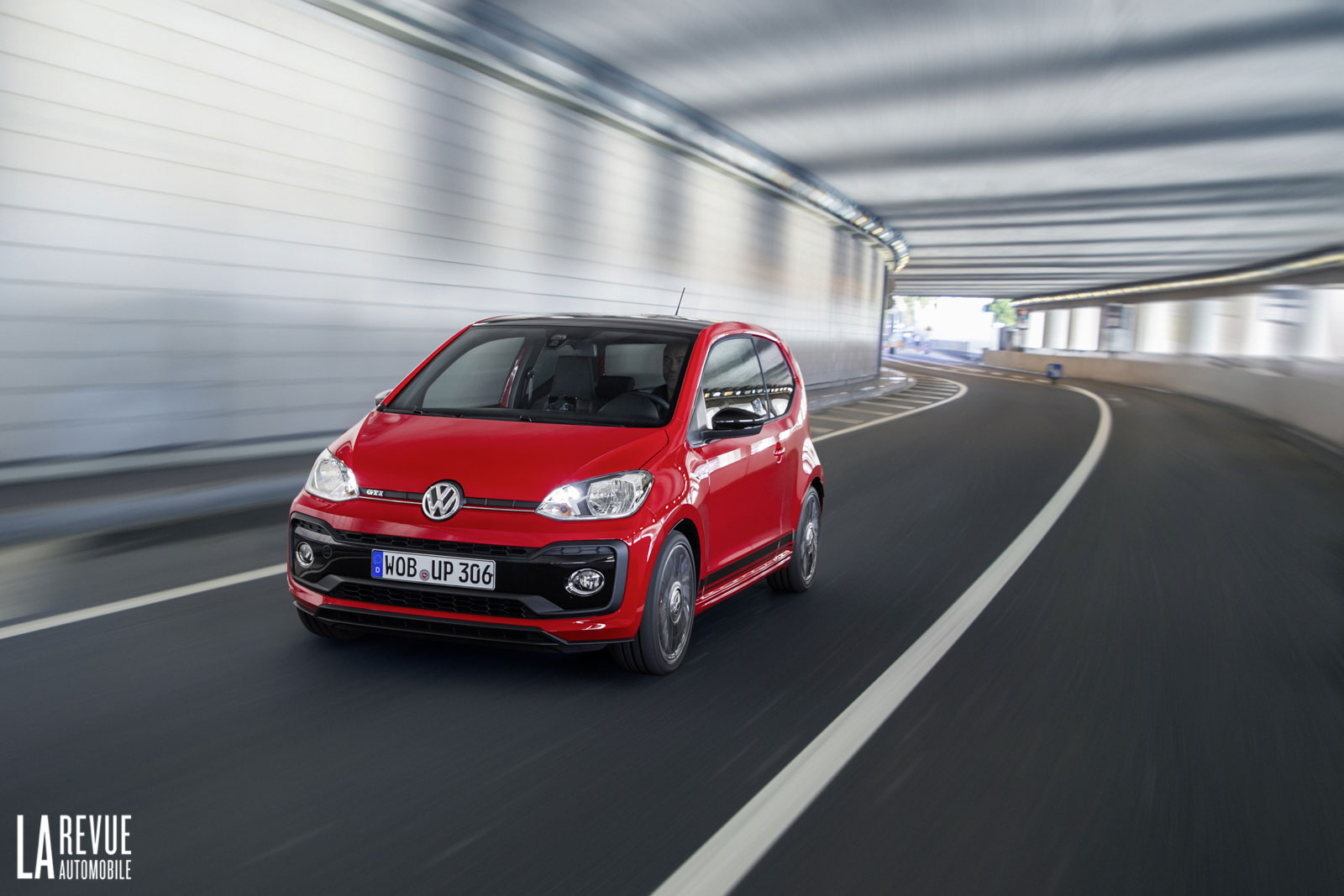 Image principale de l'actu: Essai Volkswagen UP! GTI : à l'ancienne mais pas trop