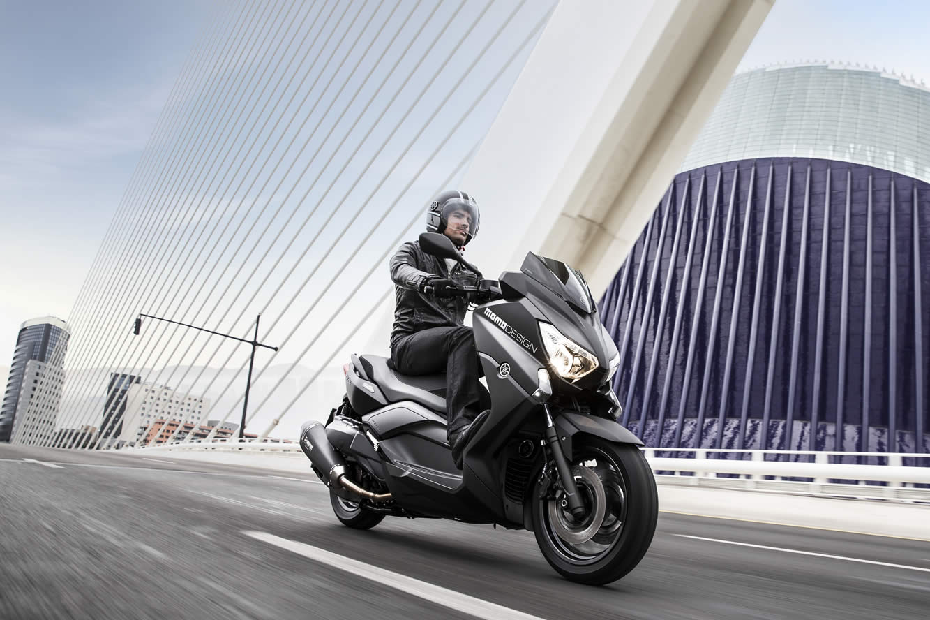 Image principale de l'actu: Yamaha sort un X-Max 400 momo design