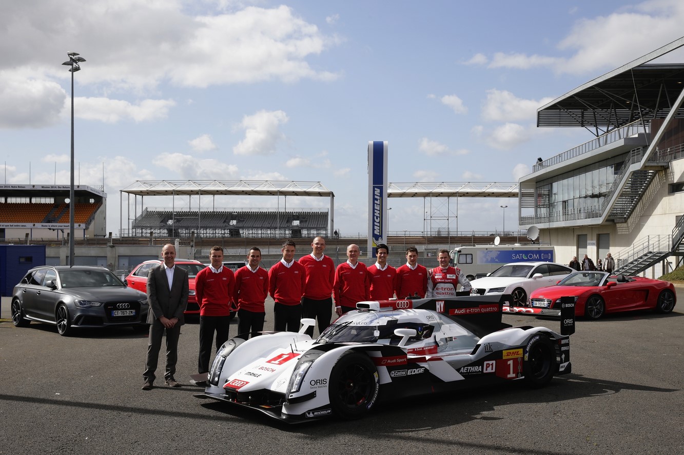 Audi fait rouler la r18 e tron quattro dans les rues du mans 