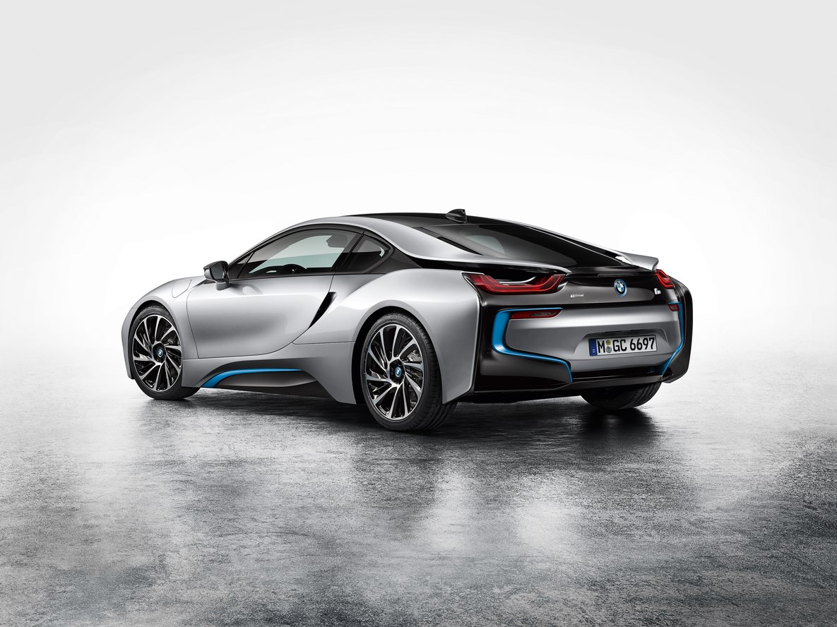 La bmw i8 expose ses charmes a francfort 