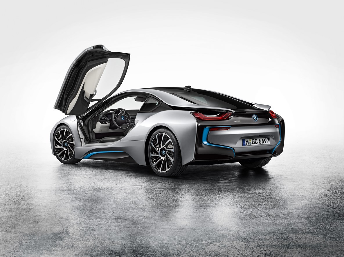 La bmw i8 expose ses charmes a francfort 