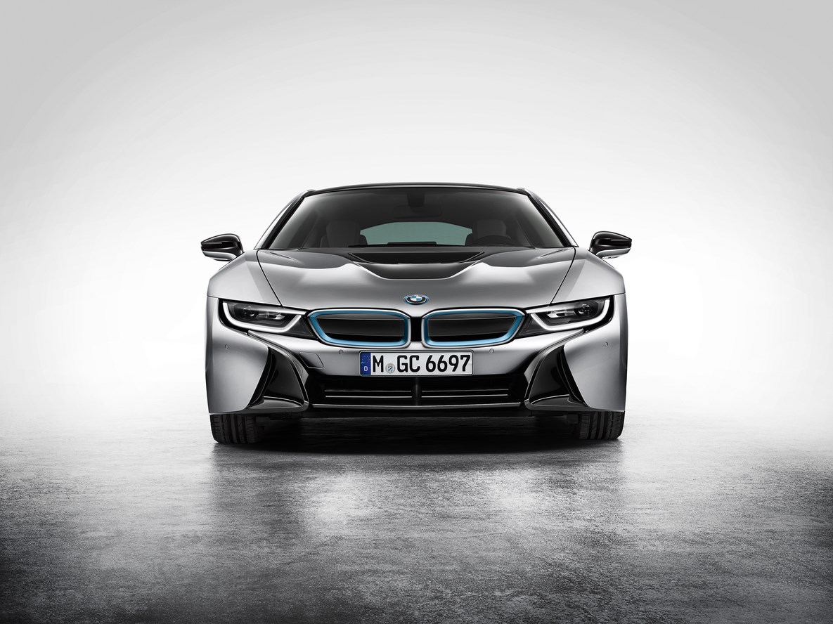 La bmw i8 expose ses charmes a francfort 