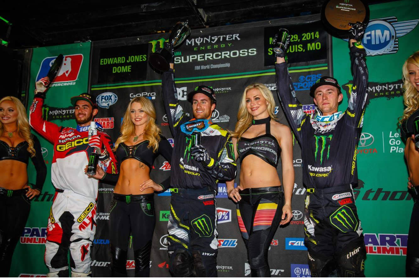 Martin davalos s impose en moto cross a saint louis 