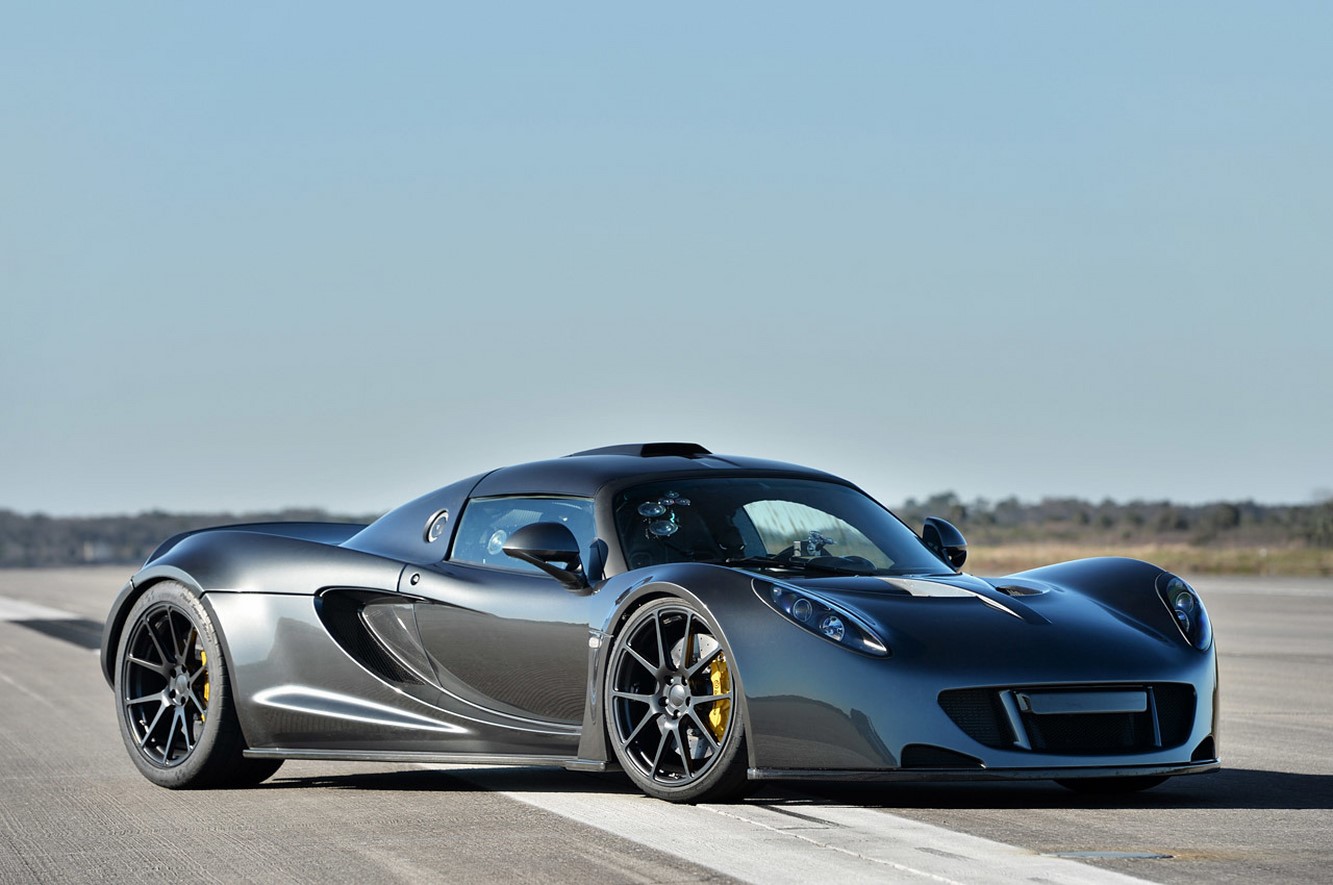 Record de vitesse la hennessey venom gt se paye la bugatti veyron 