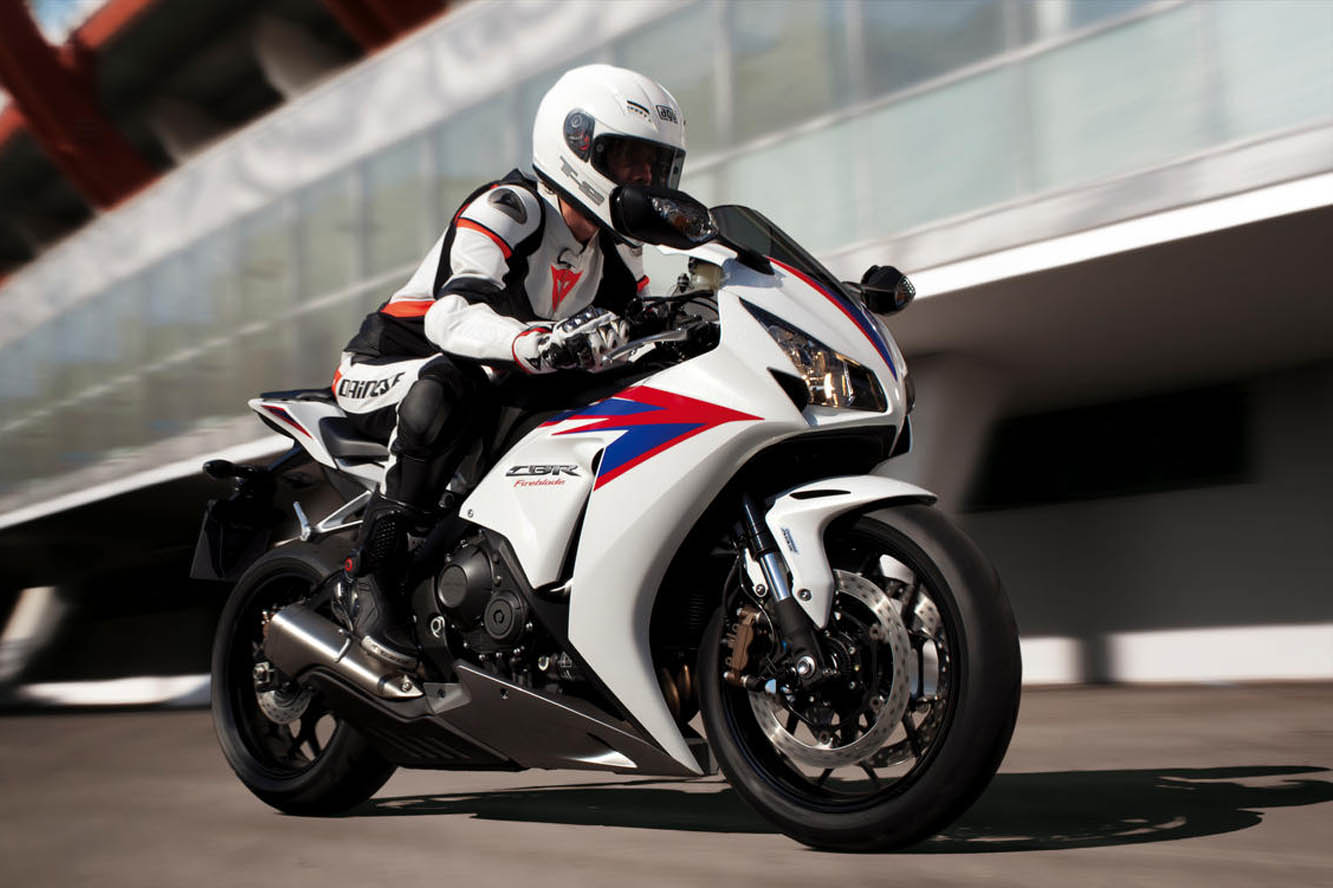 Image principale de l'actu: Honda cbr 1000 rr fireblade 2012 