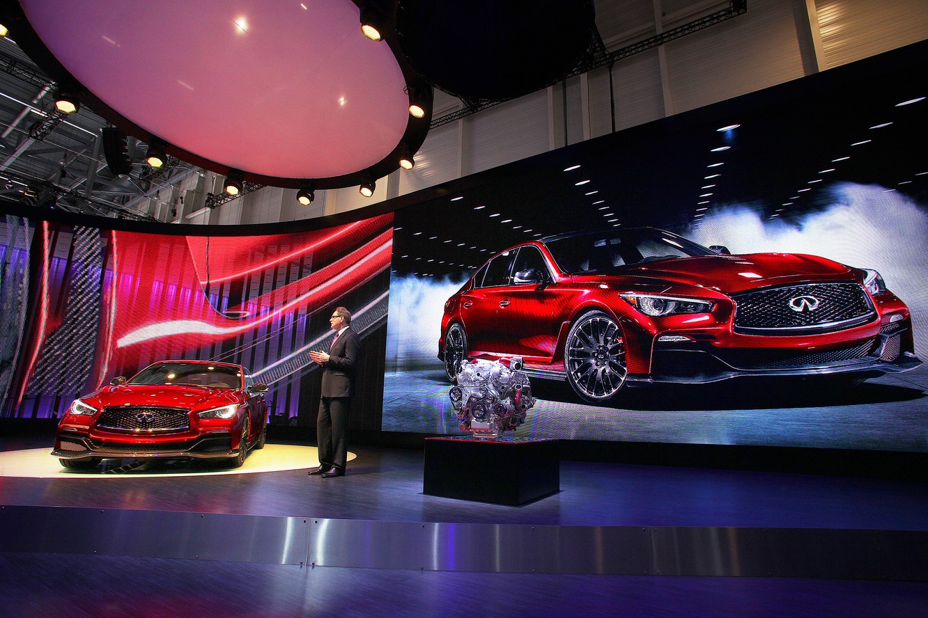 Image principale de l'actu: L infiniti q50 eau rouge affiche son moteur 568 chevaux a geneve 