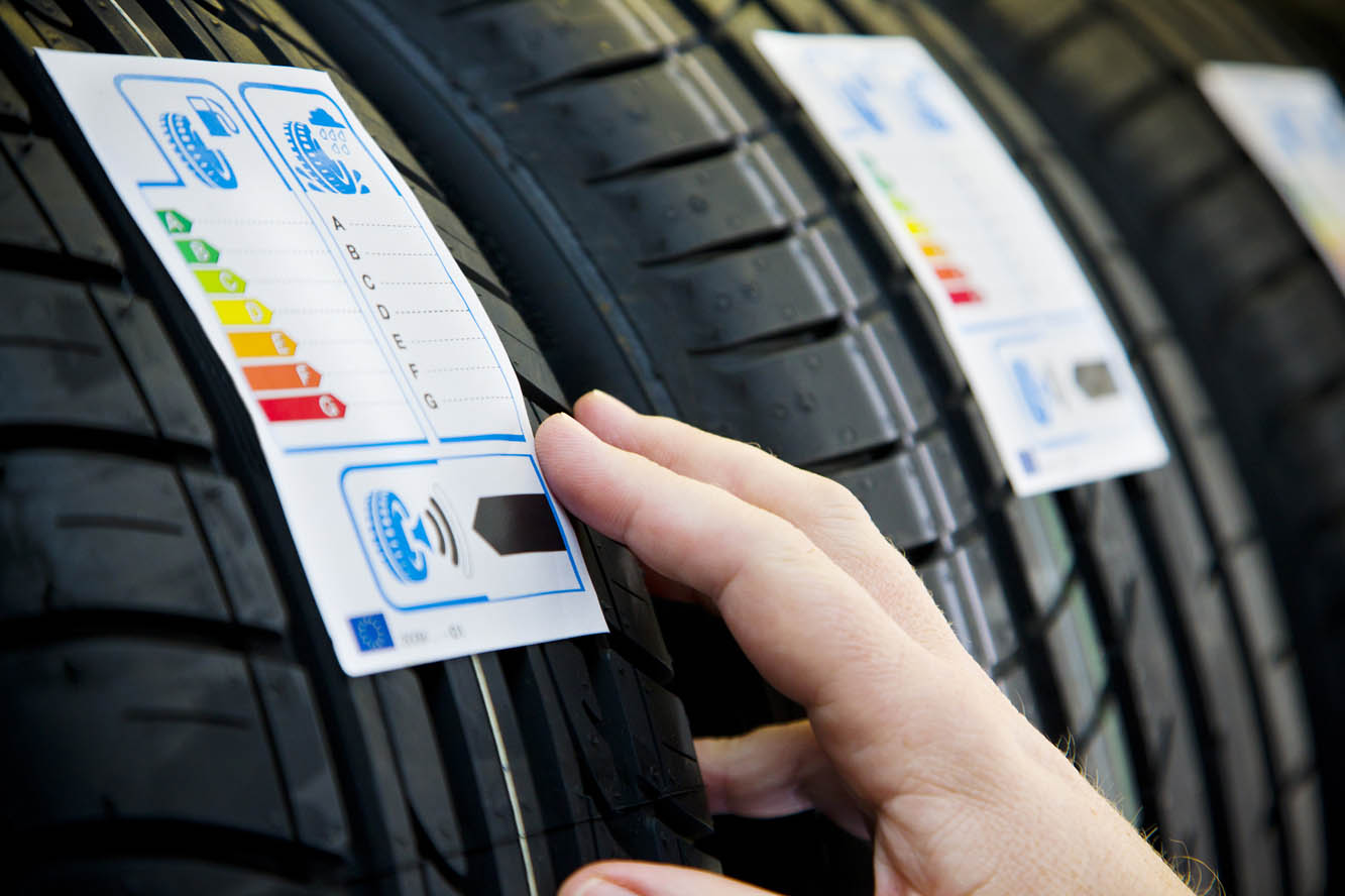 Image principale de l'actu: Bientot des etiquettes pour comparer les pneus 