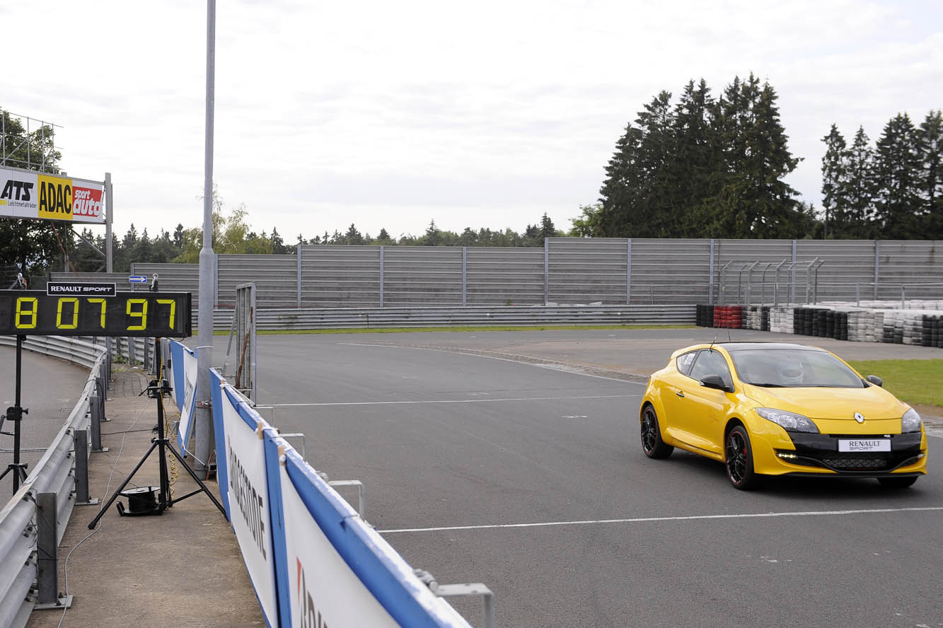 Megane r s trophy la traction de serie la plus rapide 