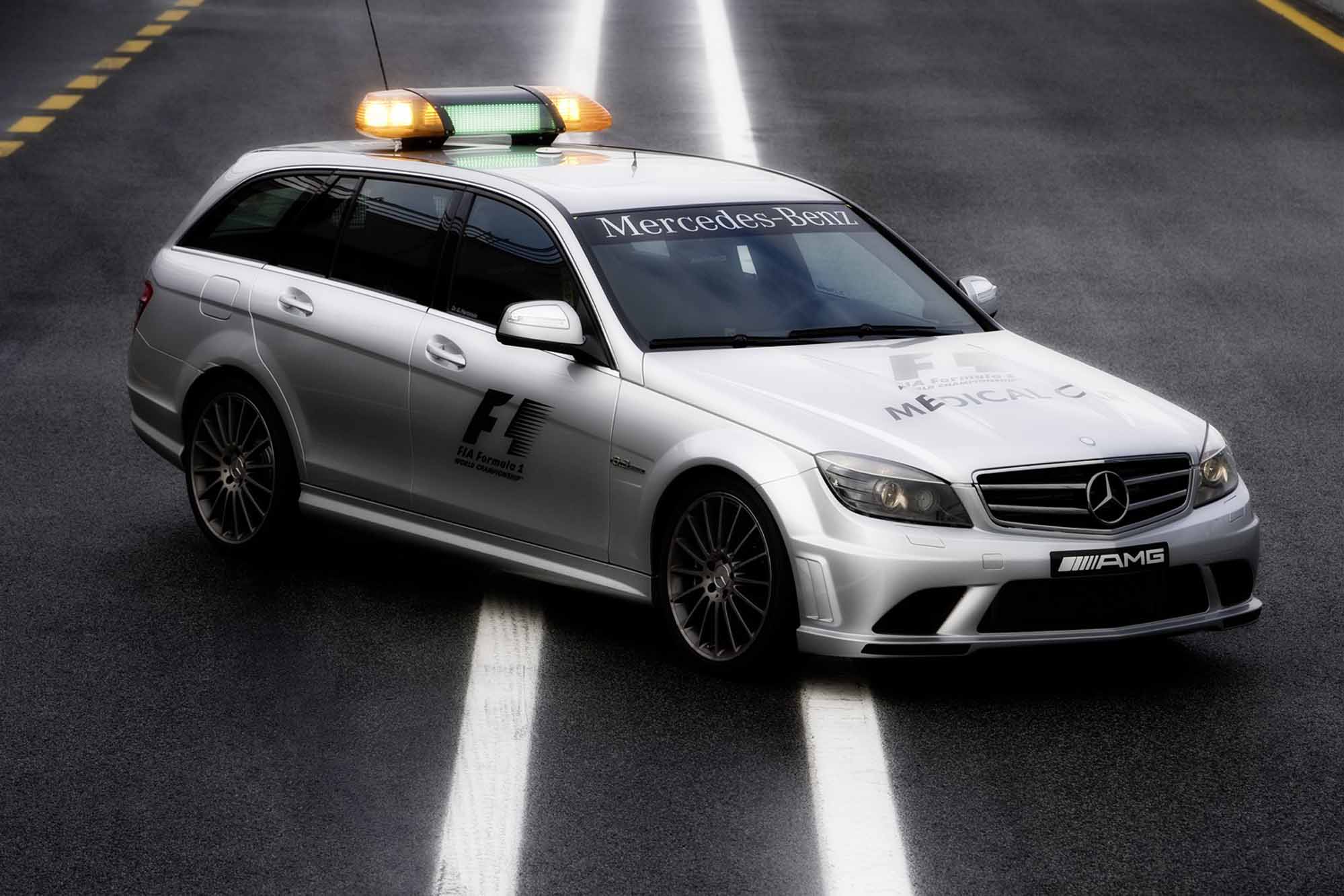 Le medical car en f1 est une classe c 63 amg break 