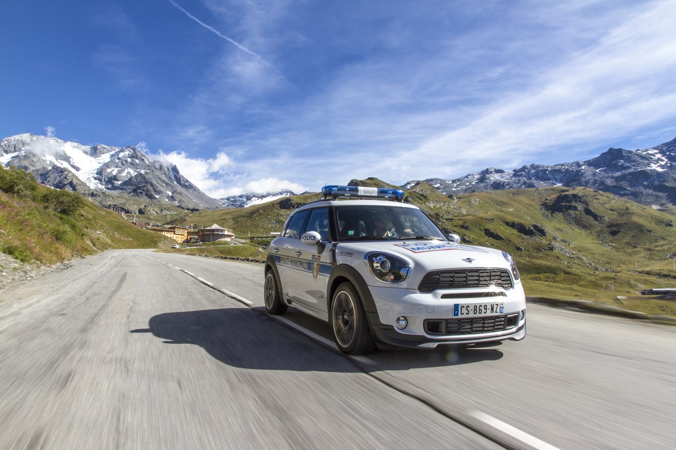 Val thorens un mini countryman jcw all4 pour la police municipale 