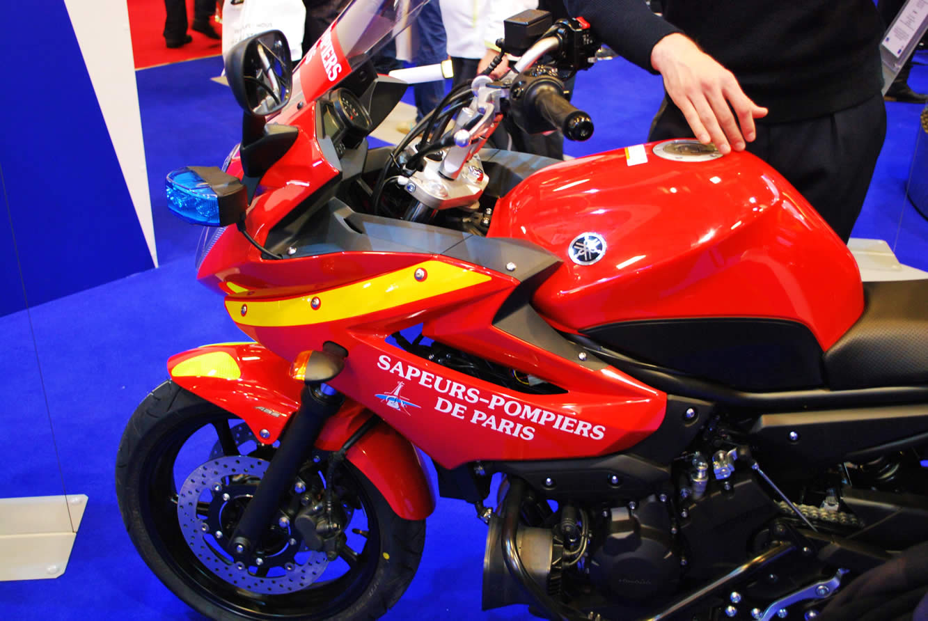 Image principale de l'actu: Les pompiers de paris vont rouler en yamaha xj6 diversion 