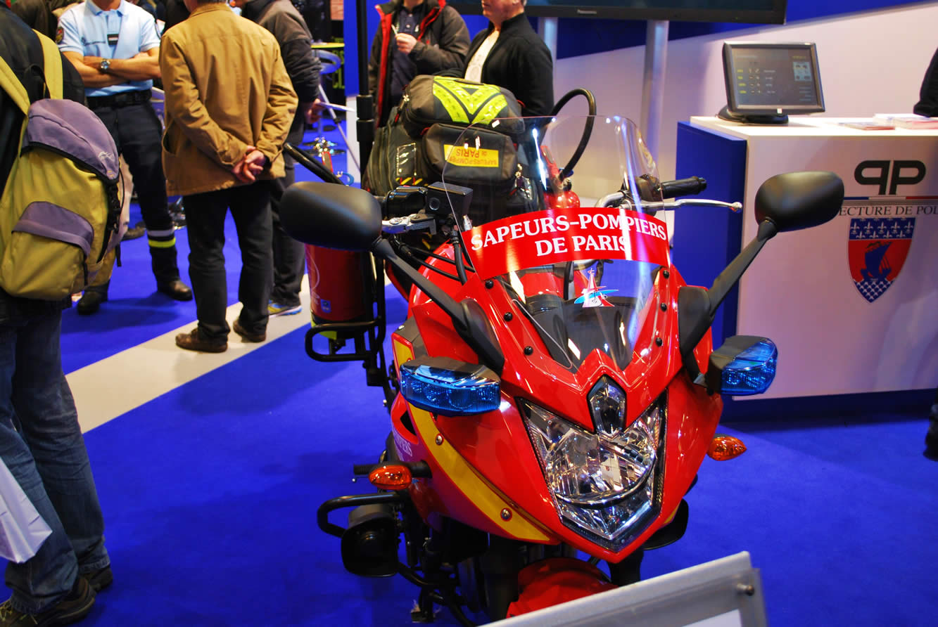 Les pompiers de paris vont rouler en yamaha xj6 diversion 