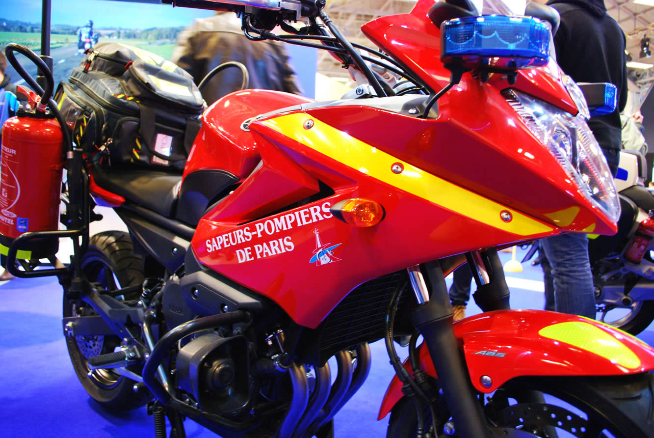 Les pompiers de paris vont rouler en yamaha xj6 diversion 