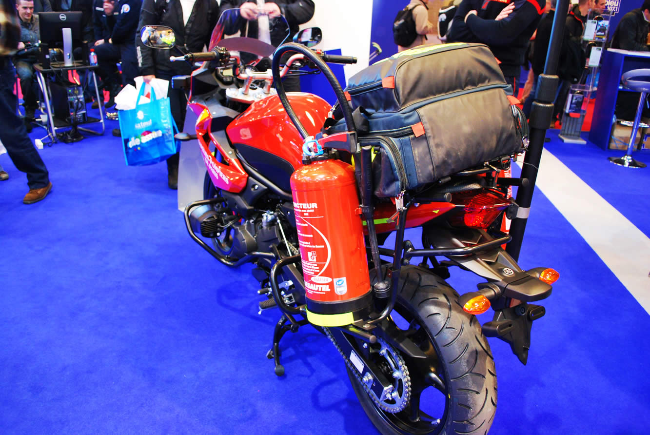 Les pompiers de paris vont rouler en yamaha xj6 diversion 