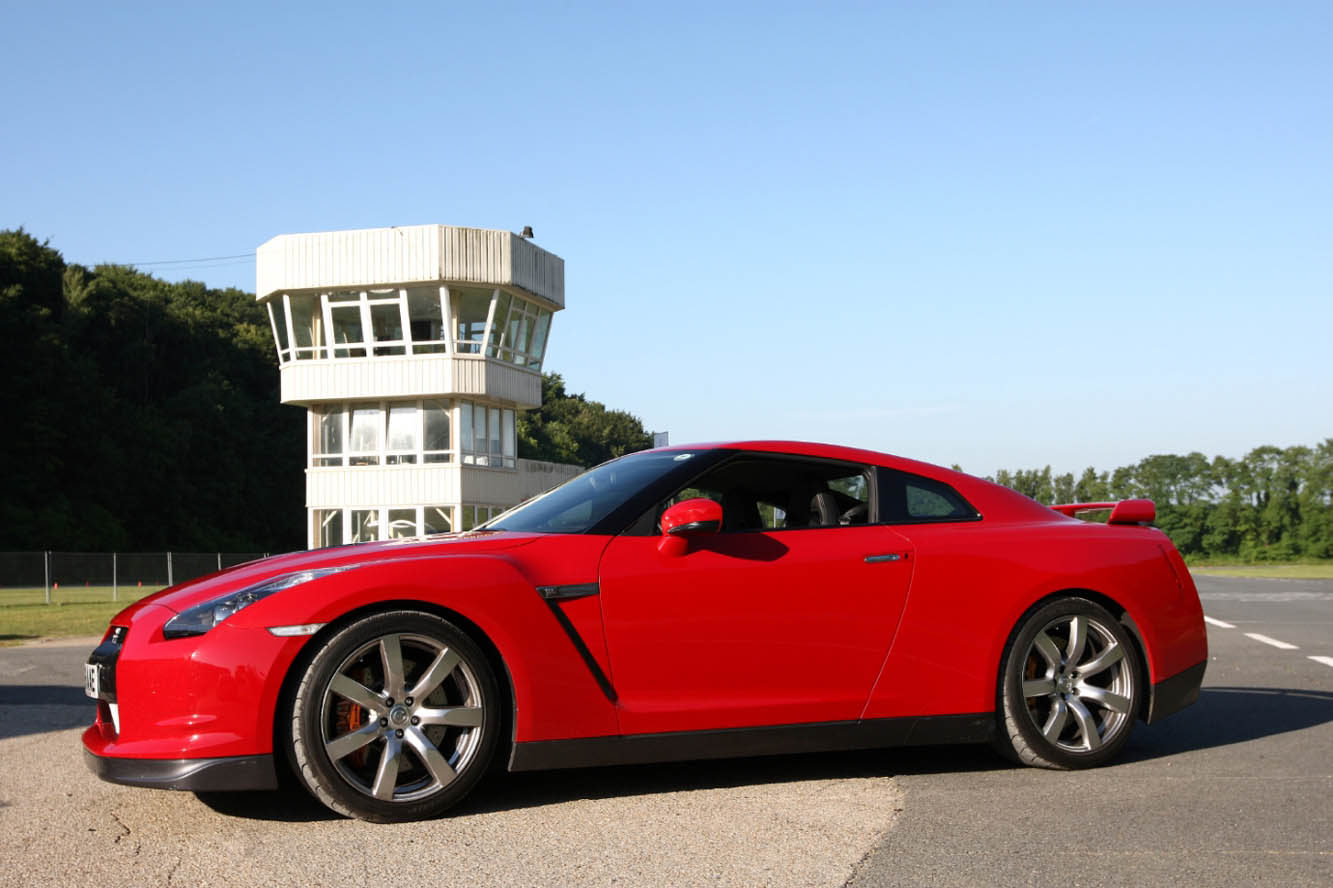 Mise a jour de la nissan gt r pour 2010 