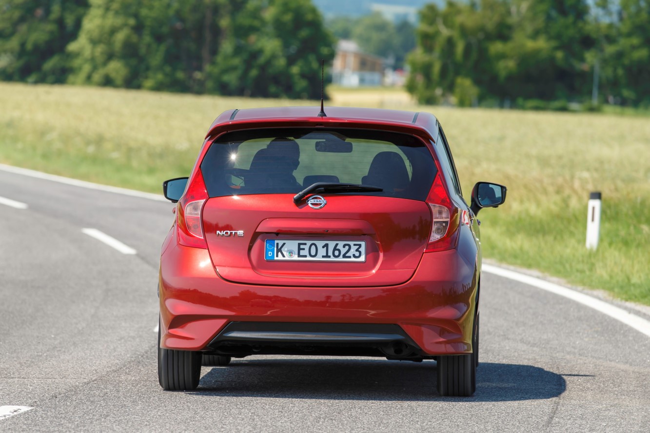 Serie speciale nissan note black line 