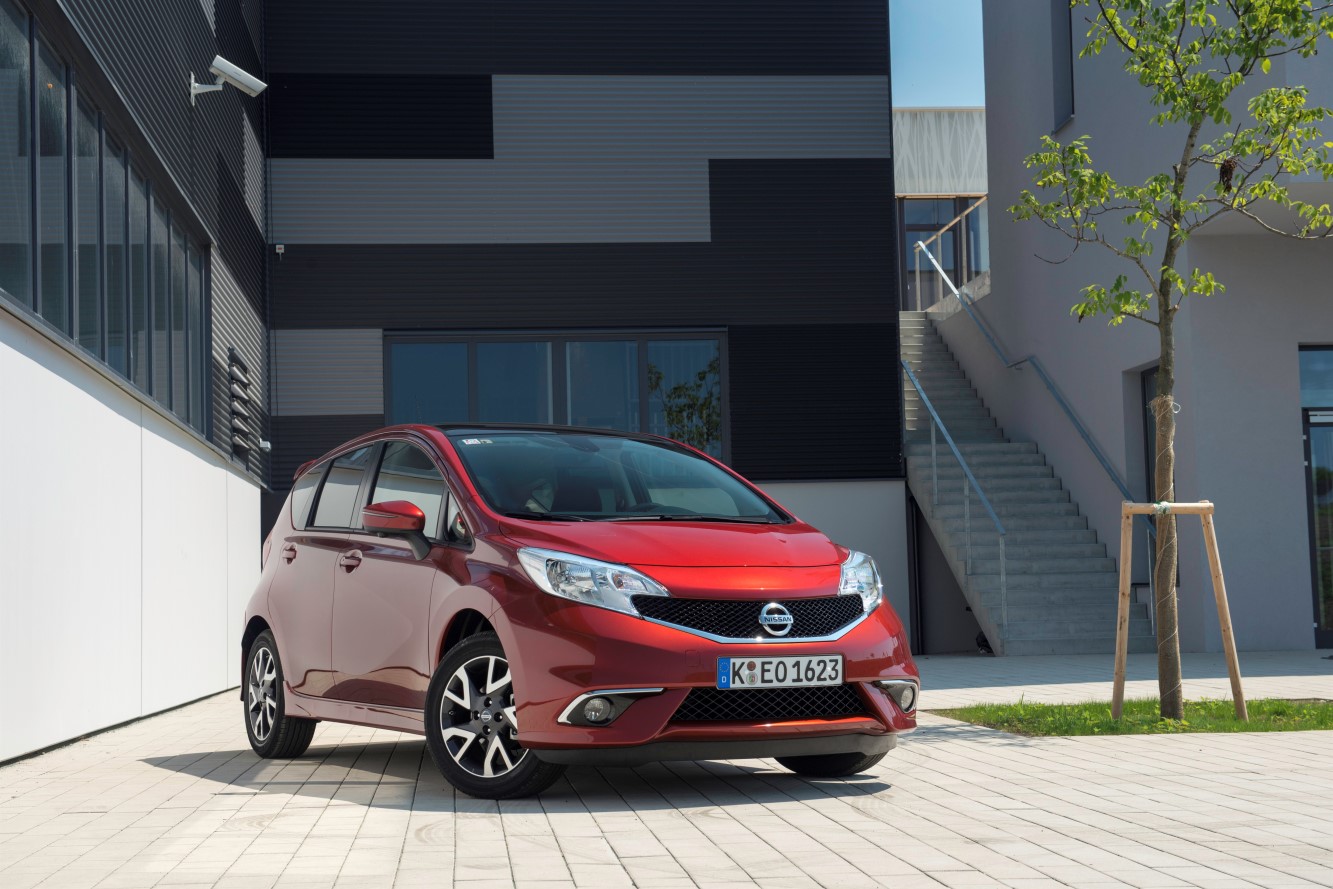 Serie speciale nissan note black line 