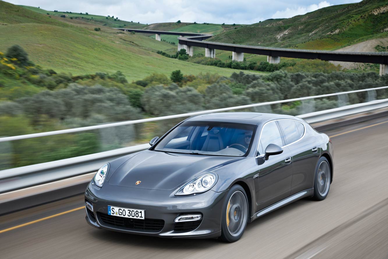 Image principale de l'actu: Panamera turbo s video amp comparatif 