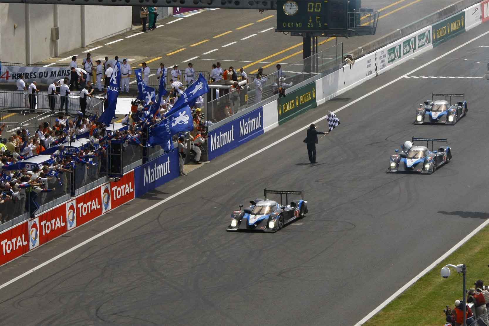 Image principale de l'actu: La peugeot 908 hdi triomphe aux 24h du mans 