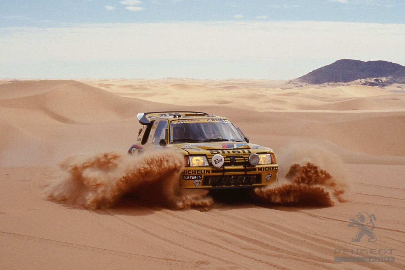 Peugeot de retour sur le dakar en 2015 avec sainz et despres 