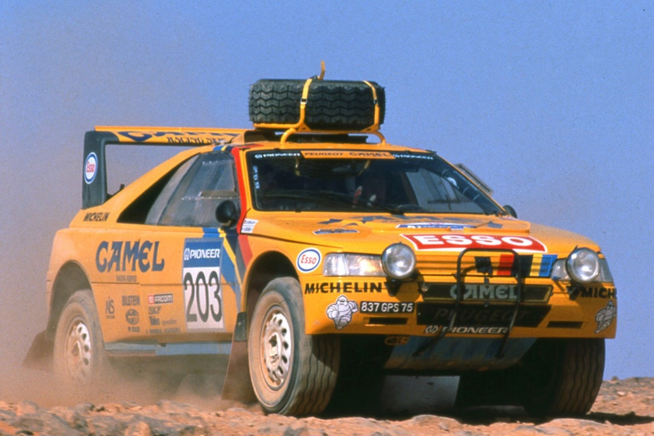 Peugeot de retour sur le dakar en 2015 avec sainz et despres 