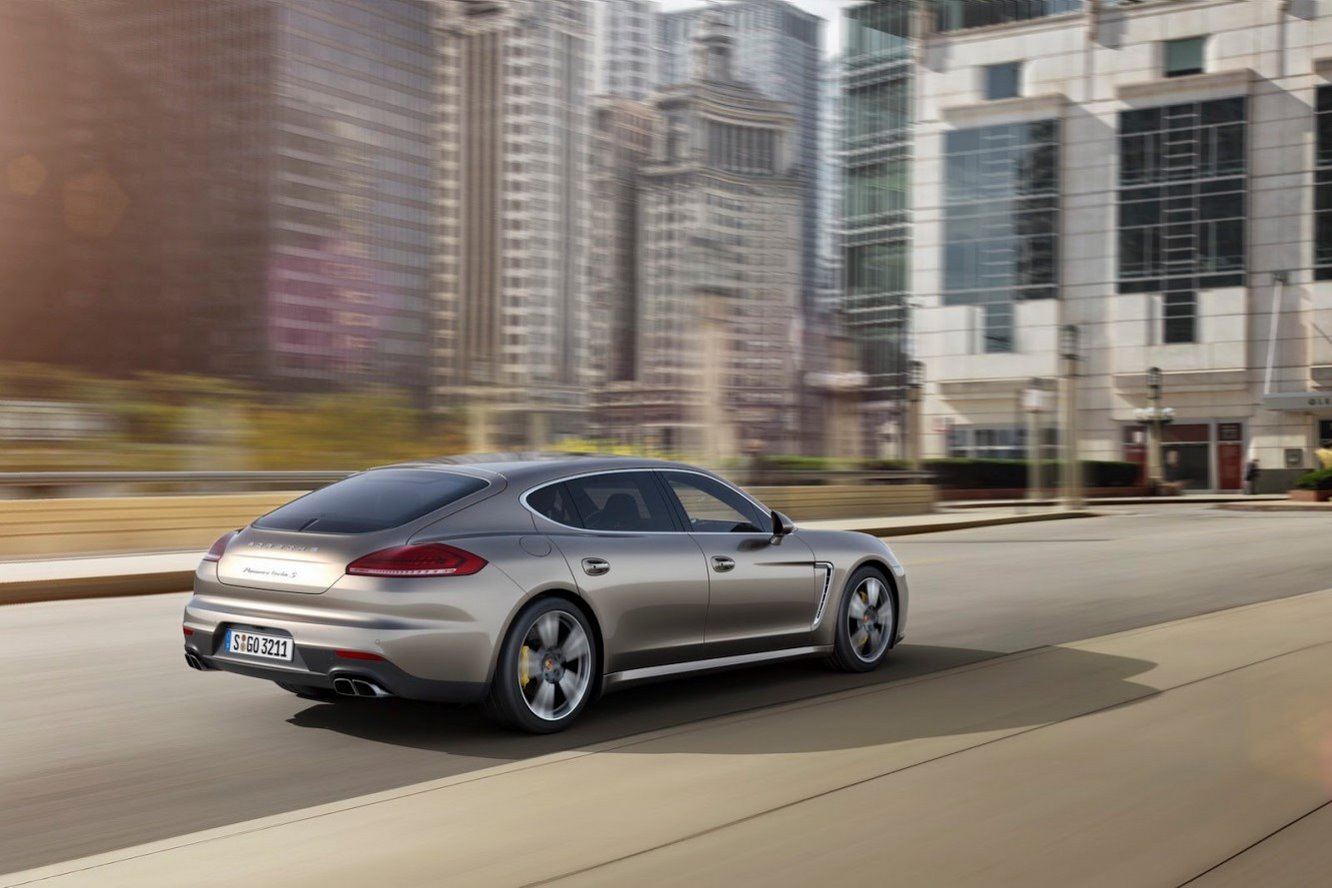 Porsche panamera turbo s 2014 plus de style et de puissance 