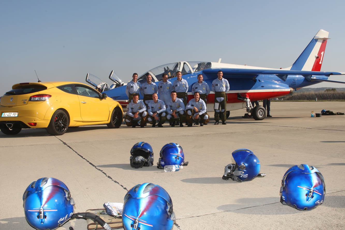 Image principale de l'actu: La patrouille de france a rendez vous avec megane rs 