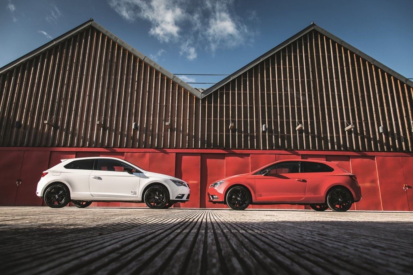 Seat leon sc et ibiza black line l exclusivite par les contrastes 