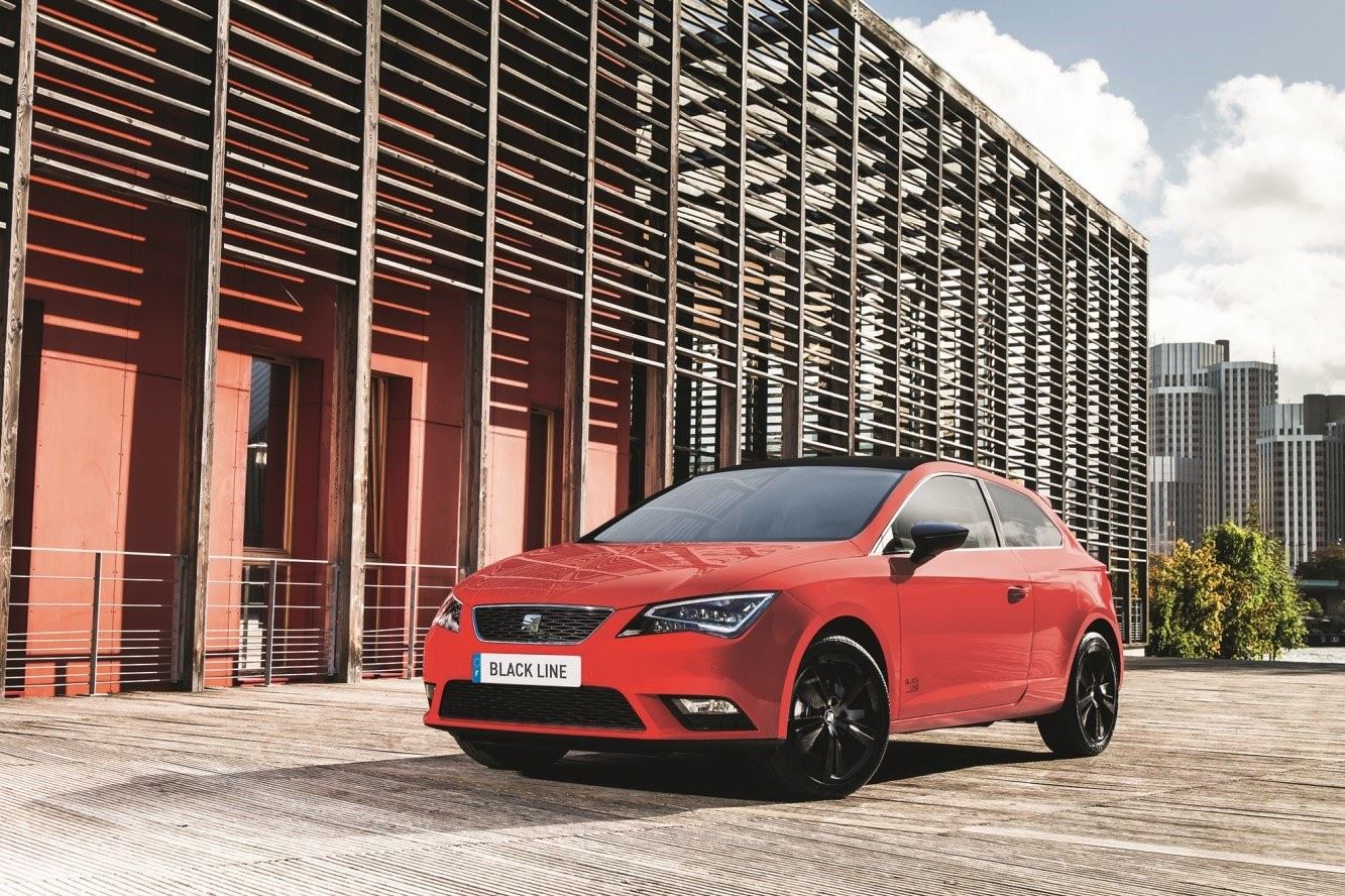 Seat leon sc et ibiza black line l exclusivite par les contrastes 