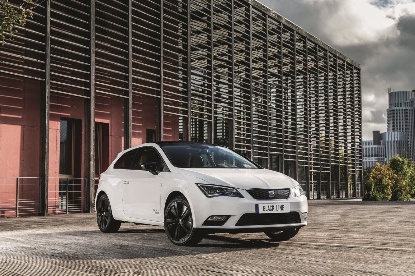Seat leon sc et ibiza black line l exclusivite par les contrastes 