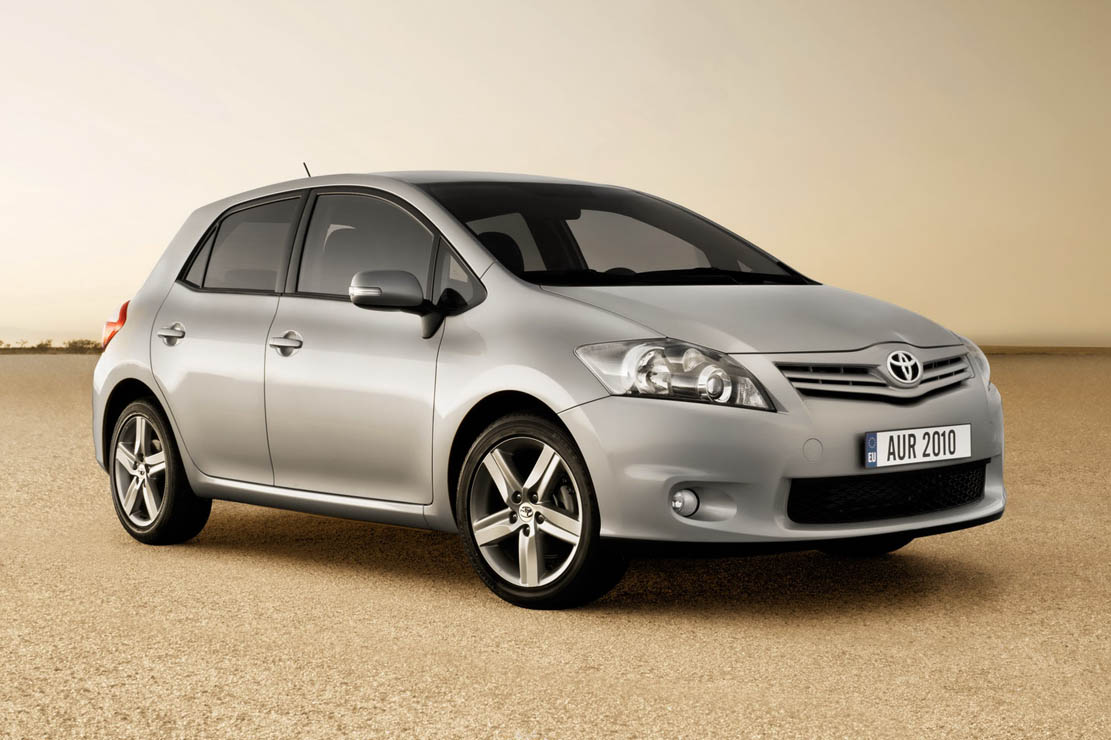 Toyota auris un facelift pour geneve 