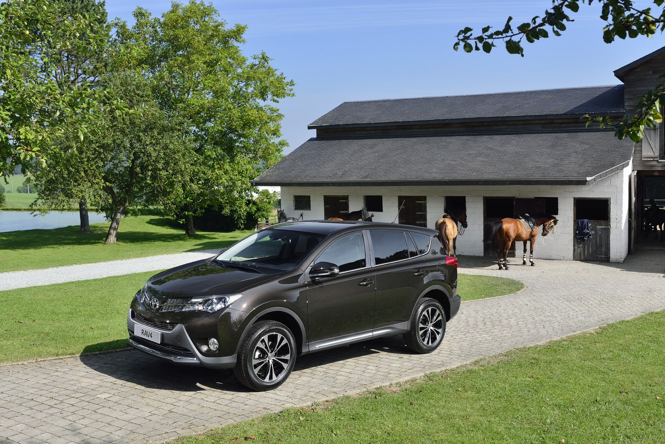 Toyota rav4 club edition et sport edition bon anniversaire le rav4 